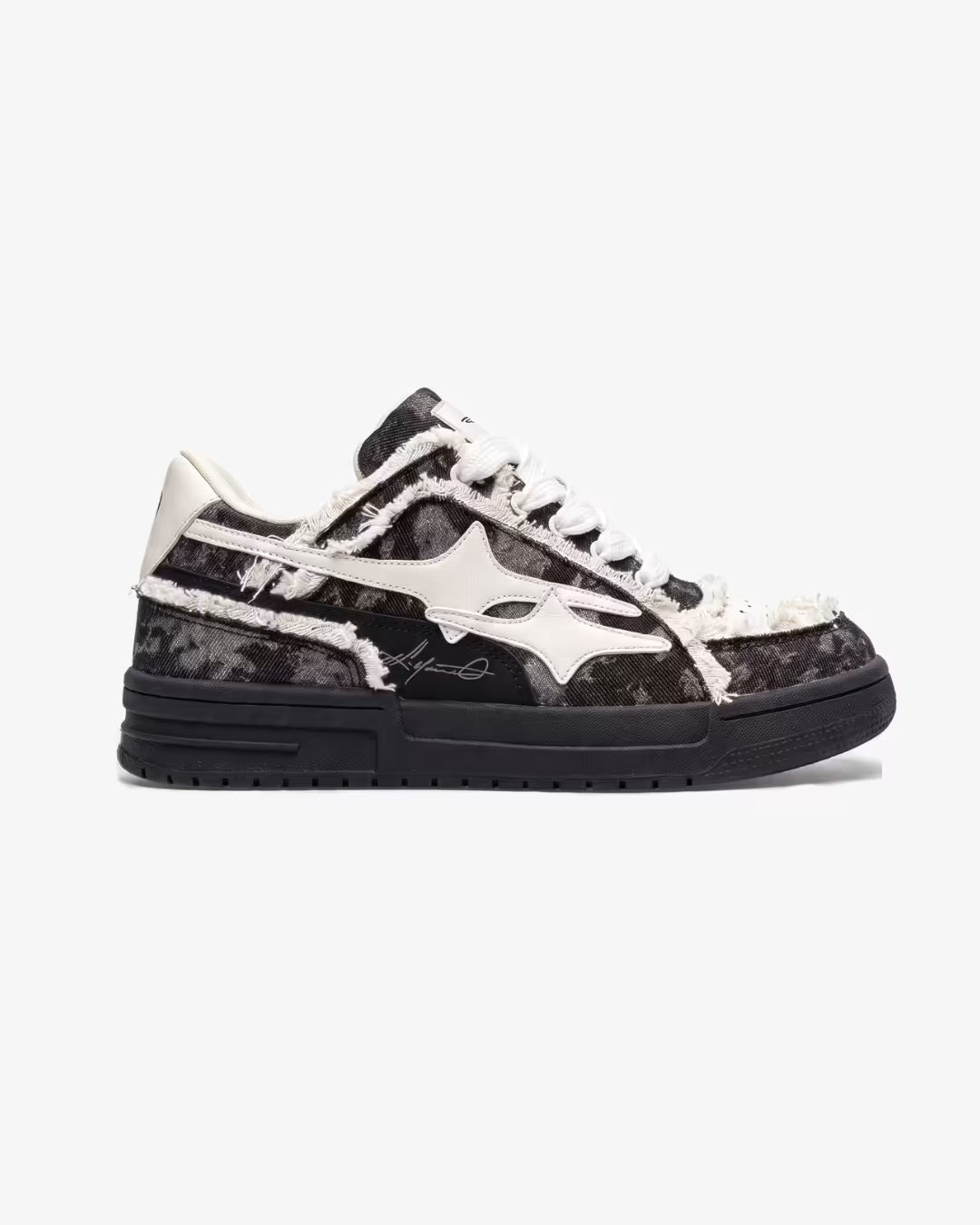 "AIRLINE" Black & White Sneakers