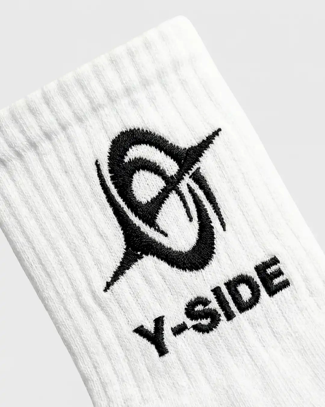 "CONFORM" Socks
