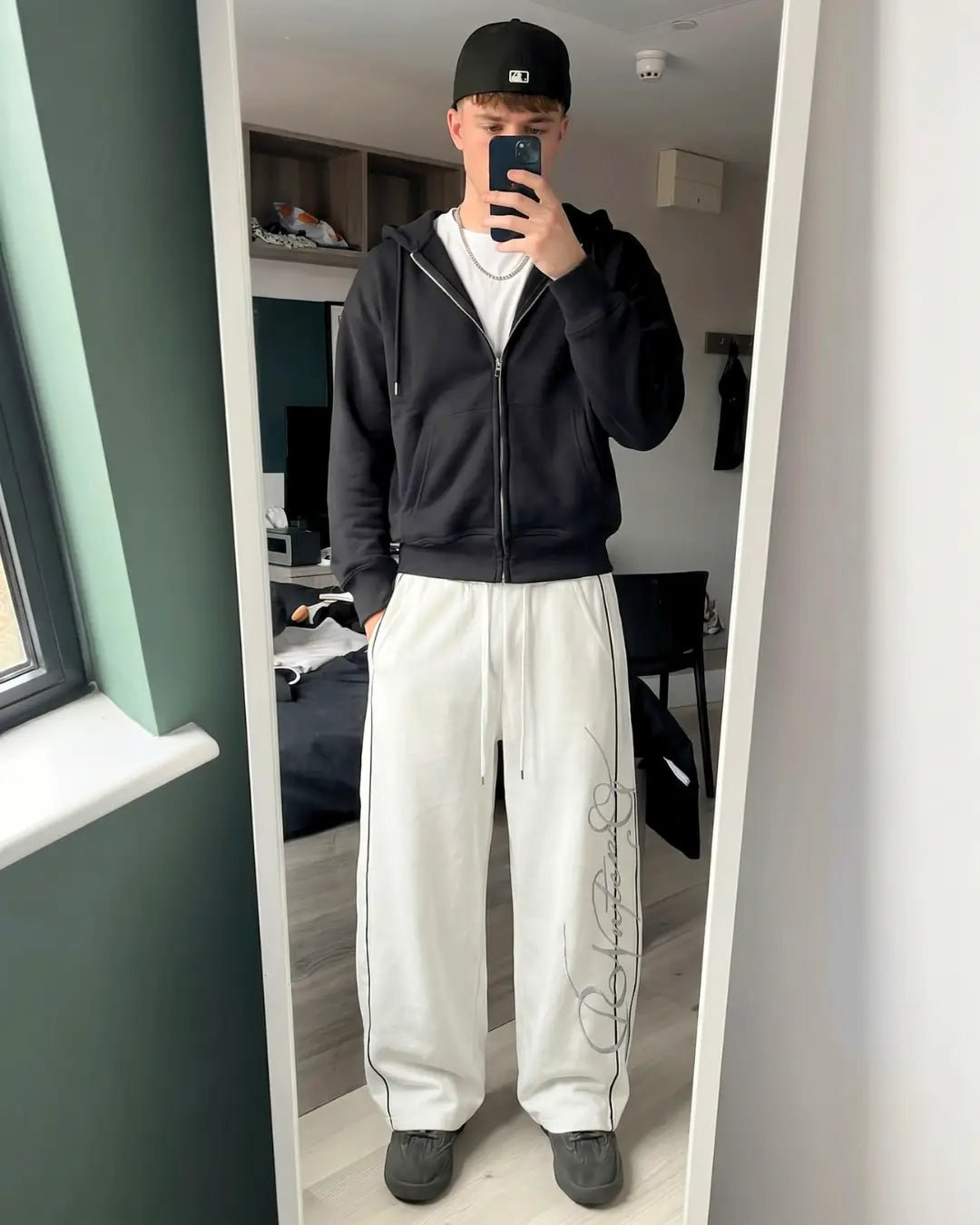 "ROYALTY" Sweatpants