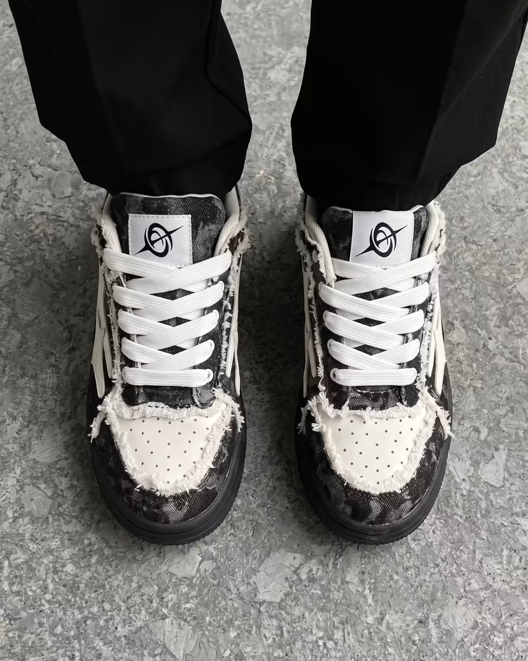 "AIRLINE" Black & White Sneakers