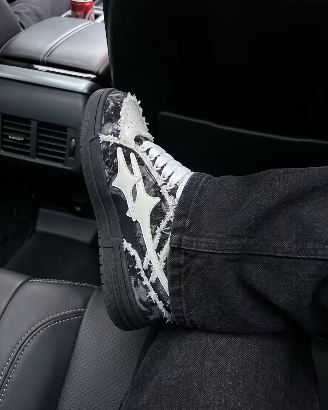 "AIRLINE" Black & White Sneakers