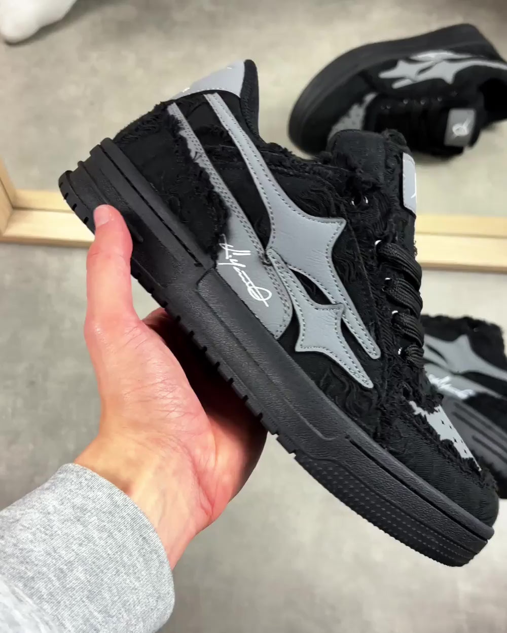 "AIRLINE BLACK" Shoes